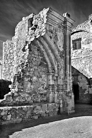 Capilla De Capistrano BW