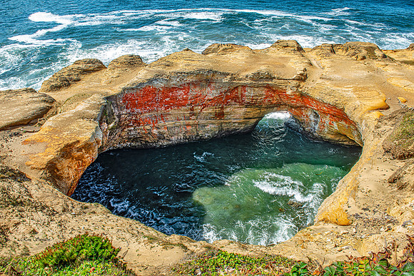 Devil's Punchbowl Oregon