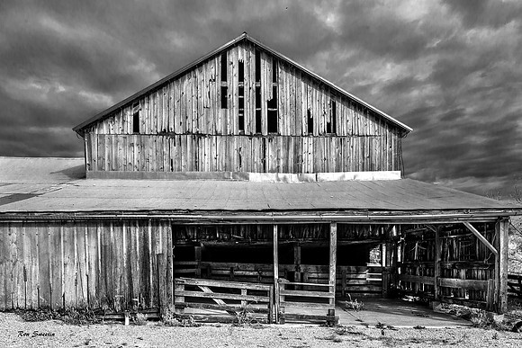 Amana Colonies, IA Barn BW