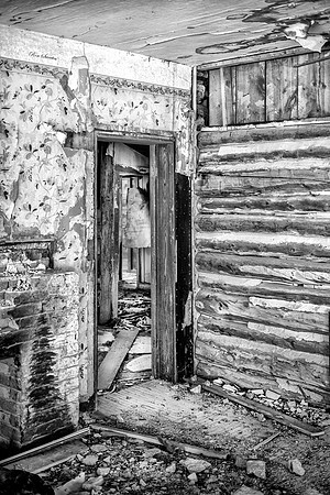 Vindicator Mine House Interior 5 BW Victor CO